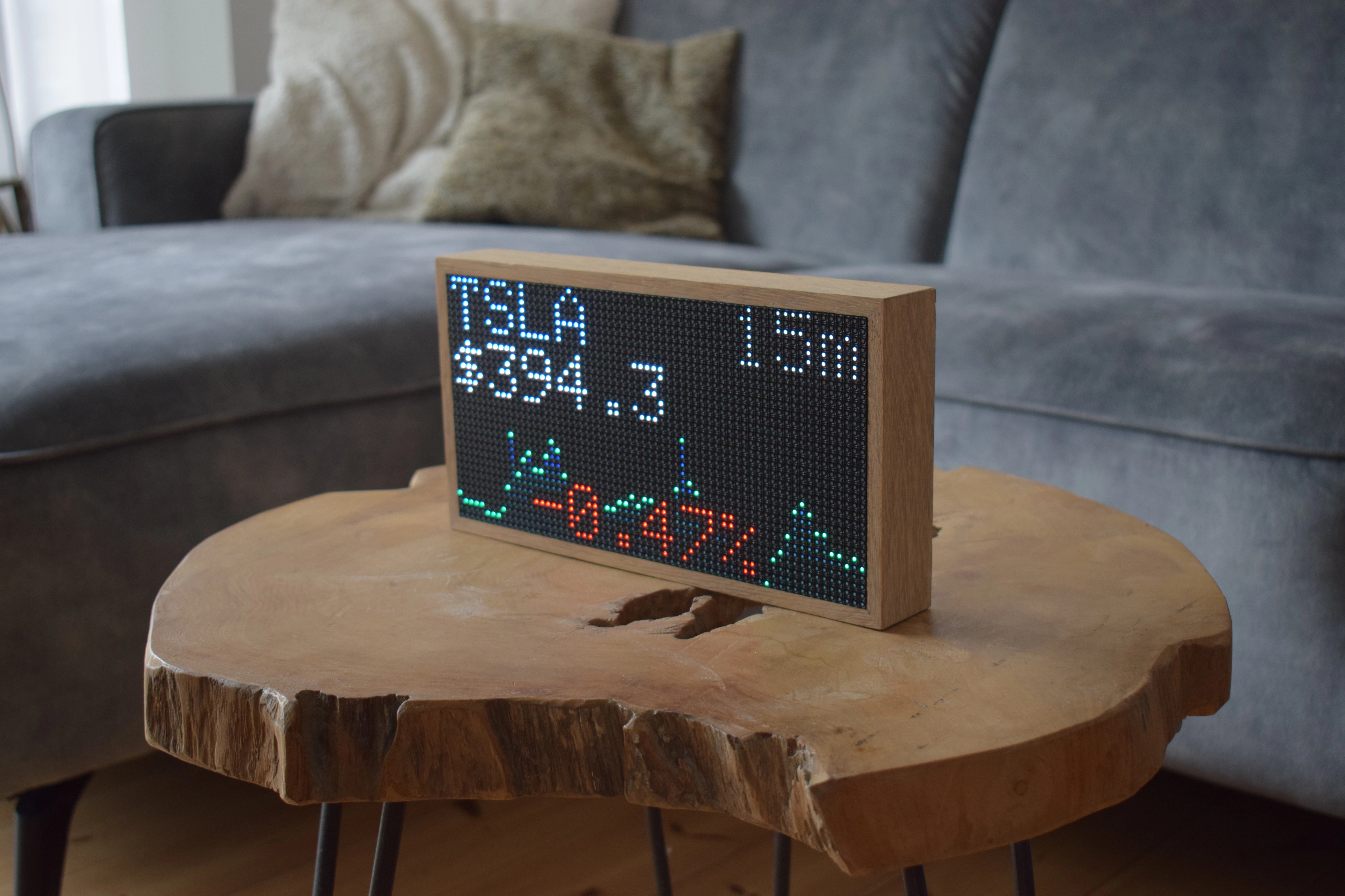Handgemaakte houten basis van de DeskDisplay